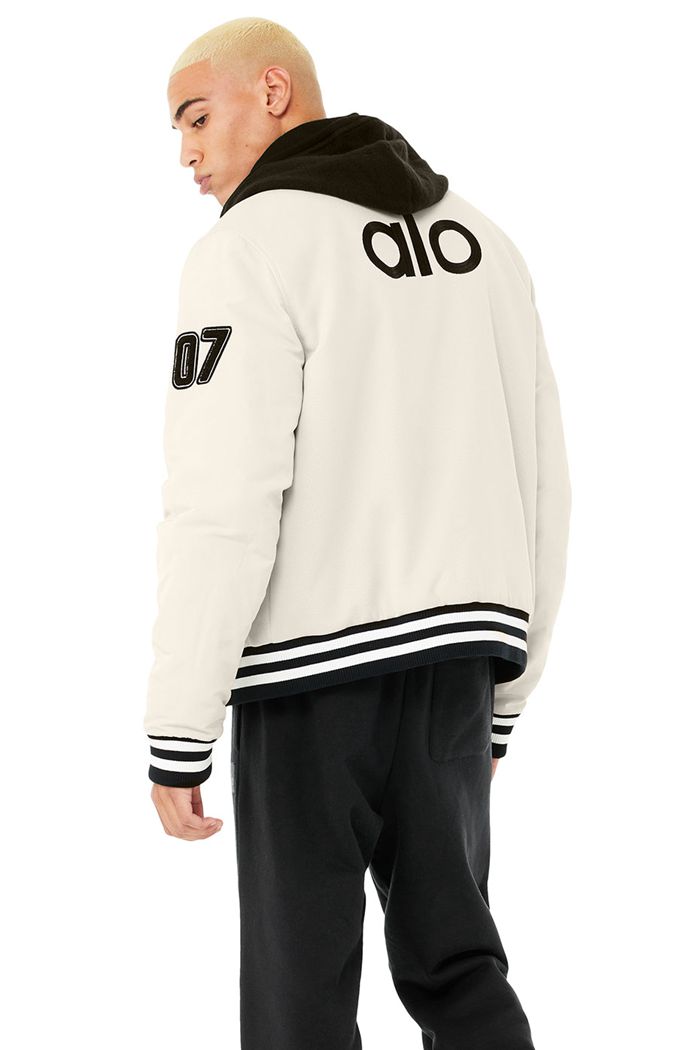 Chaquetas Alo Yoga G.O.A.T Hombre Beige | 457890JYS