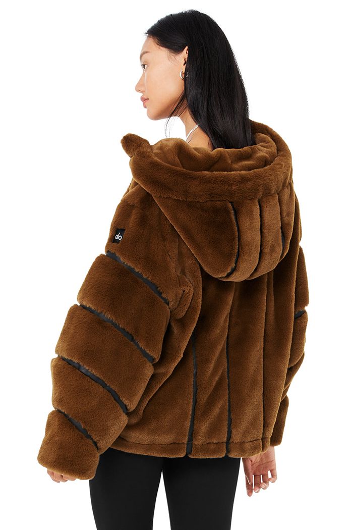 Chaquetas Alo Yoga Knock Out Faux Fur Mujer Chocolate | 128705ISM