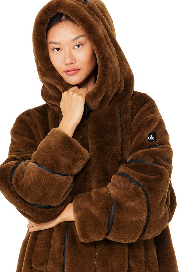 Chaquetas Alo Yoga Knock Out Faux Fur Mujer Chocolate | 128705ISM