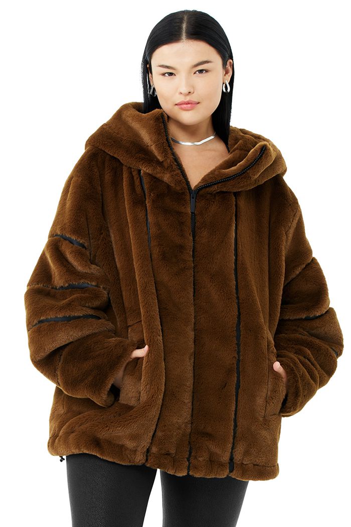 Chaquetas Alo Yoga Knock Out Faux Fur Mujer Chocolate | 128705ISM