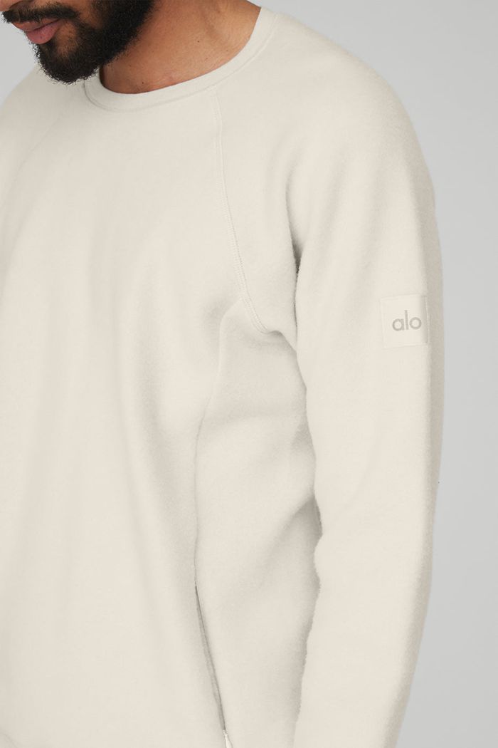 Long Sleeve Alo Yoga Triumph Crew Neck Sweatshirt Hombre Beige | 659401WMJ