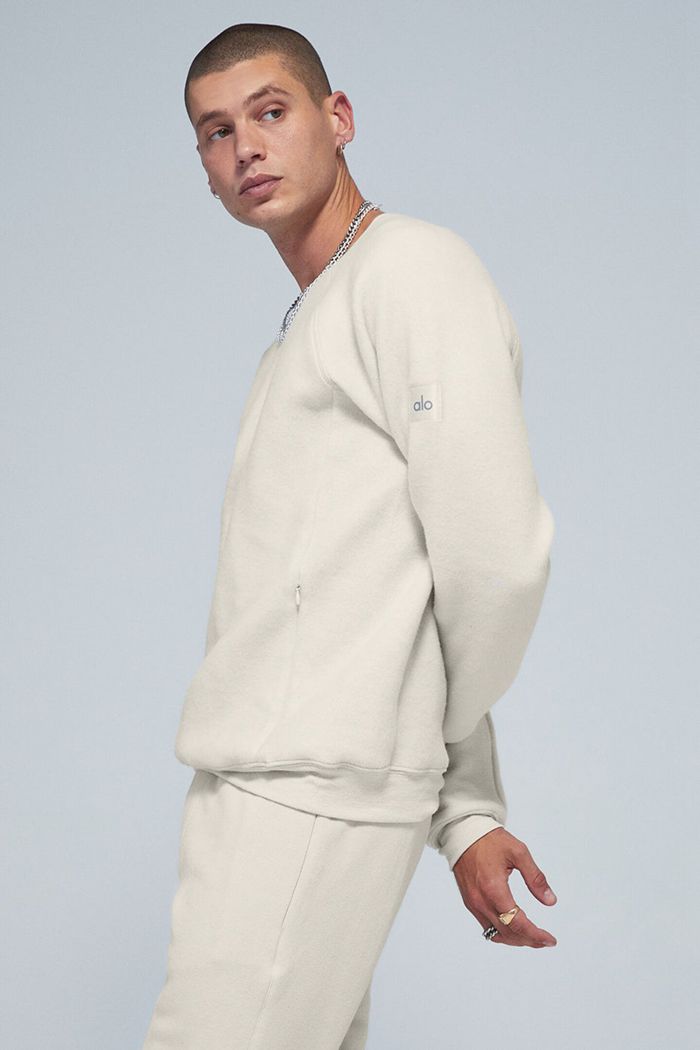 Long Sleeve Alo Yoga Triumph Crew Neck Sweatshirt Hombre Beige | 659401WMJ
