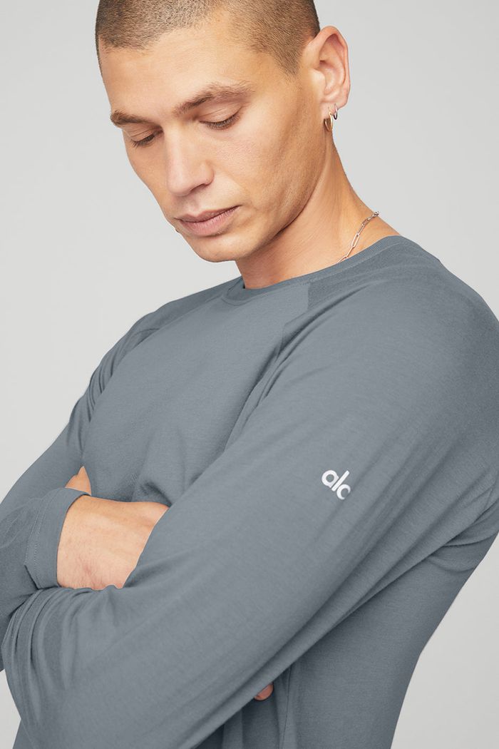 Long Sleeve Alo Yoga Triumph Tee Hombre Grises | 659120VCT