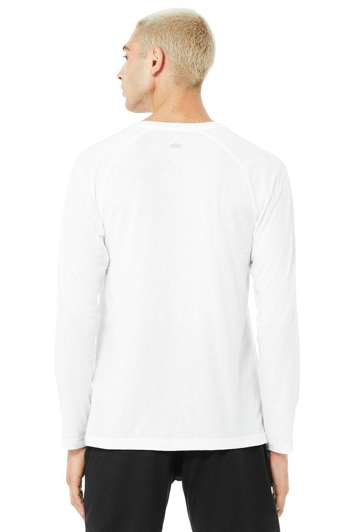 Long Sleeve Alo Yoga Triumph Tee Hombre Blancos | 912608MEZ