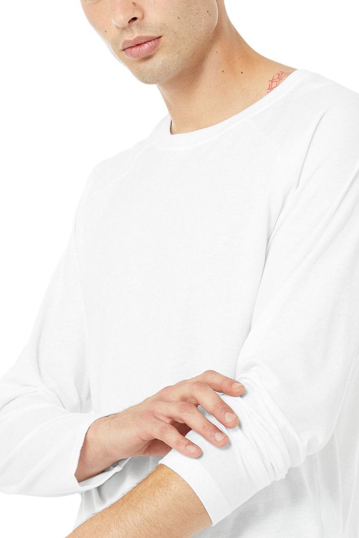 Long Sleeve Alo Yoga Triumph Tee Hombre Blancos | 912608MEZ