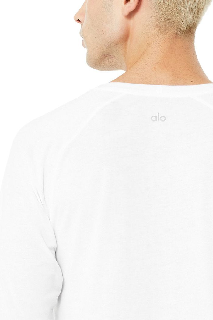 Long Sleeve Alo Yoga Triumph Tee Hombre Blancos | 912608MEZ
