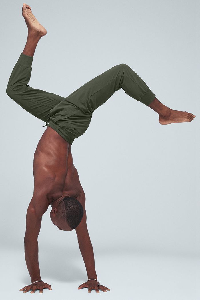 Pantalones Alo Yoga Co-Op 7/8 Hombre Verdes Oscuro | 230857YGS