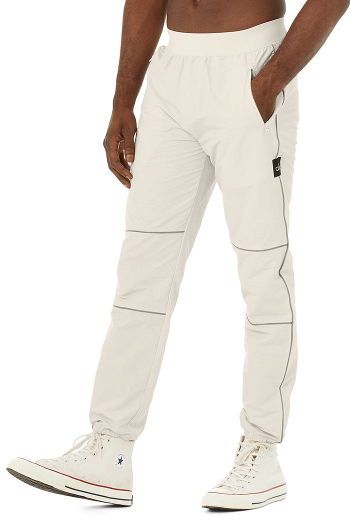 Pantalones Alo Yoga Torrent Pista Sweat Hombre Beige | 826173HVO