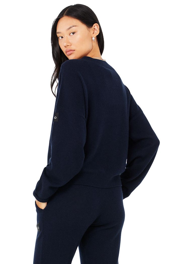 Pullover Alo Yoga Cashmere Jet Set V-Neck Mujer Azul Marino | 382701NDI