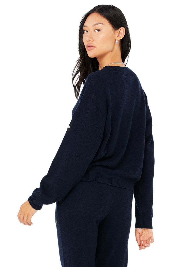 Pullover Alo Yoga Cashmere Jet Set V-Neck Mujer Azul Marino | 382701NDI