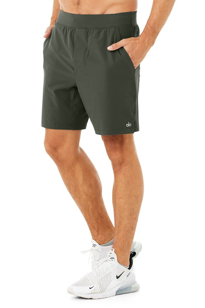 Short Alo Yoga 7'' Repetition Hombre Verdes Oscuro | 045683JIH