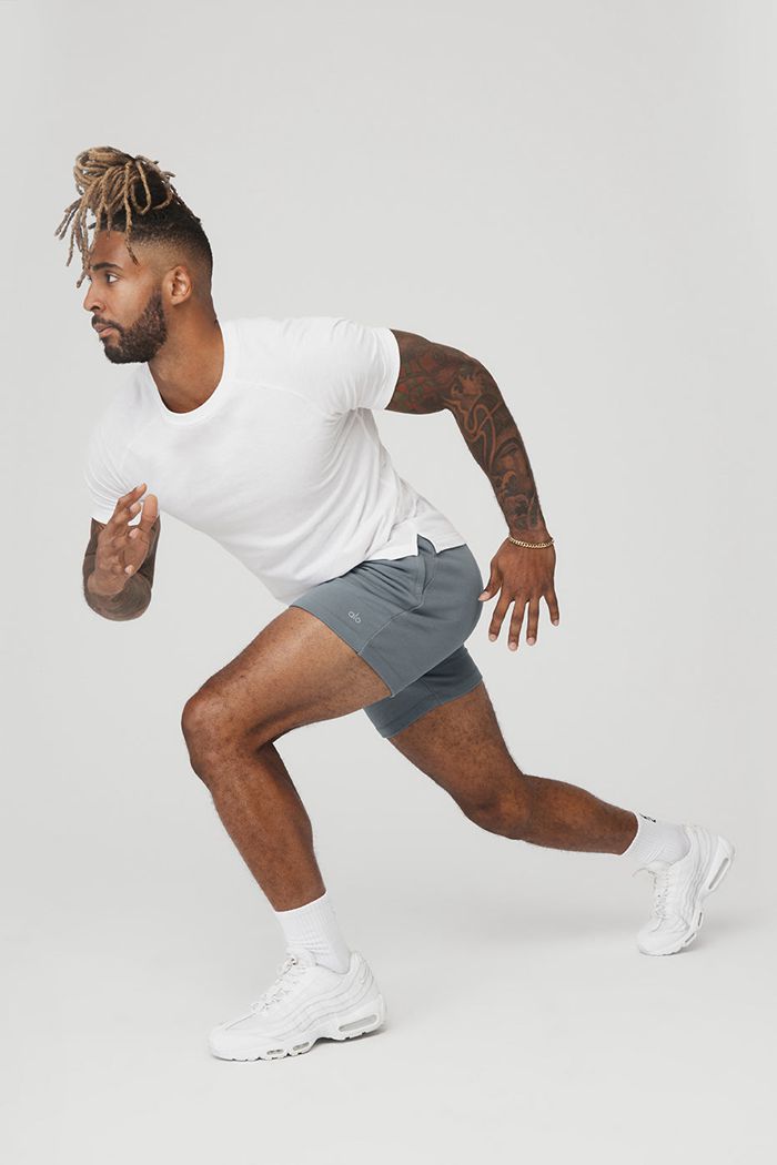 Short Alo Yoga Chill Hombre Grises | 163958WKP