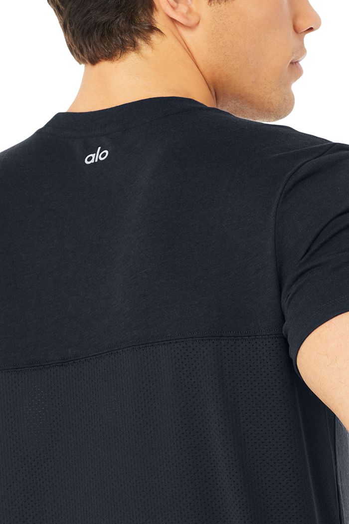 Short Sleeve Alo Yoga Airwave Tee Hombre Azul Marino | 214507YMJ