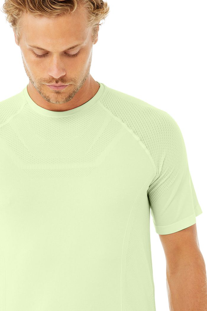 Short Sleeve Alo Yoga Amplify Seamless Tee Hombre Verdes | 109876ZPG