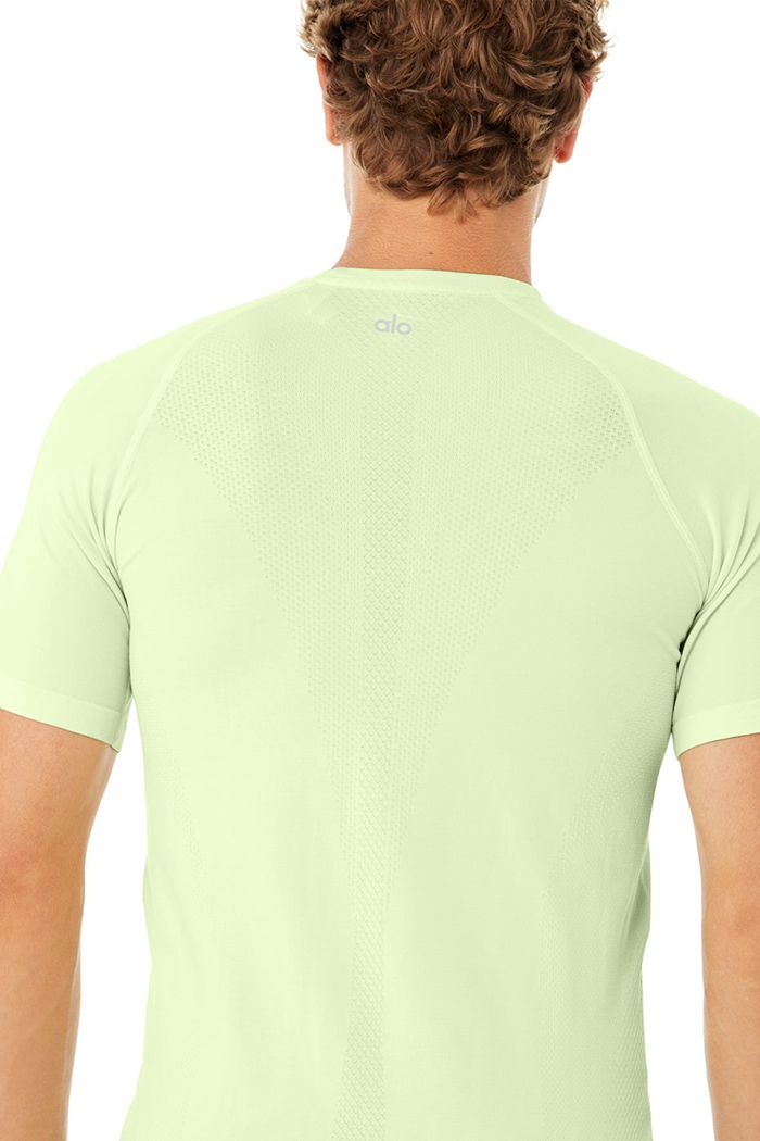 Short Sleeve Alo Yoga Amplify Seamless Tee Hombre Verdes | 109876ZPG