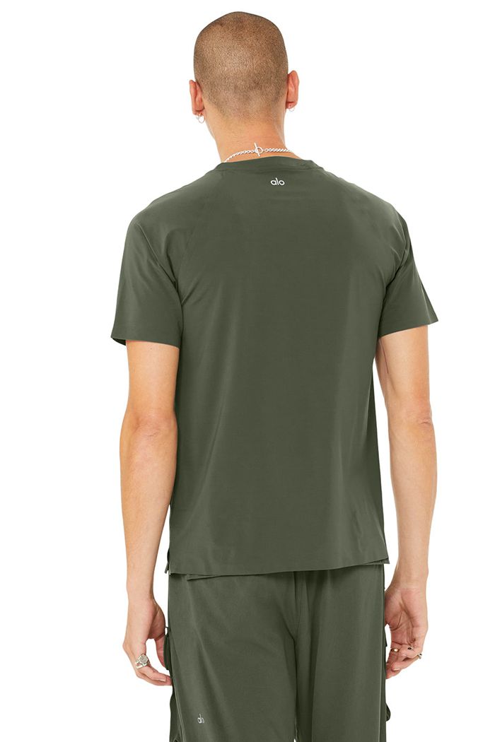 Short Sleeve Alo Yoga Idol Performance Tee Hombre Verdes Oscuro | 652091OHM