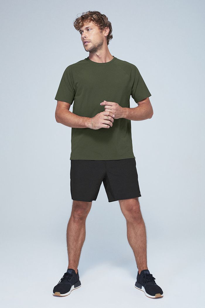 Short Sleeve Alo Yoga Idol Performance Tee Hombre Verdes Oscuro | 652091OHM