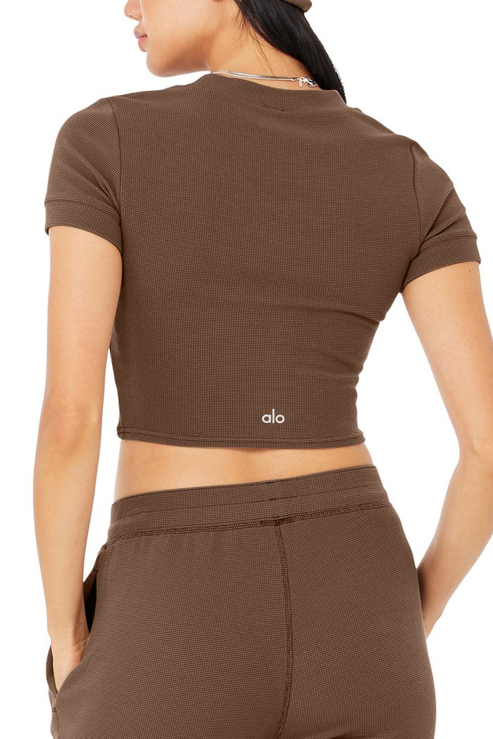 Short Sleeve Alo Yoga Micro Waffle Sierra Mujer Marrom | 023896SUD