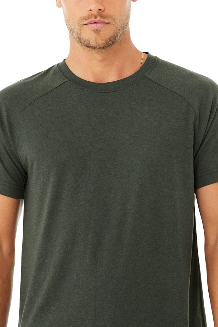 Short Sleeve Alo Yoga The Triumph Crew Neck Tee Hombre Verdes Oscuro | 014352TPM