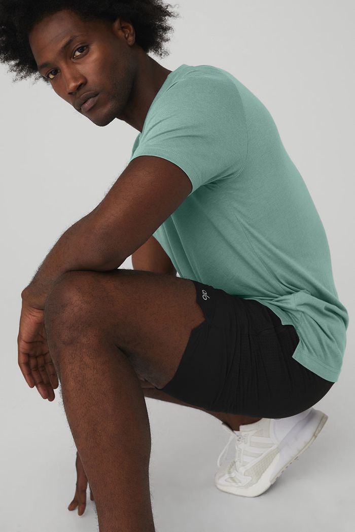 Short Sleeve Alo Yoga The Triumph Crew Neck Tee Hombre Azules | 174506UQW