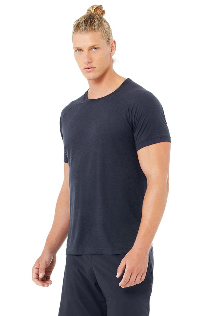 Short Sleeve Alo Yoga The Triumph Crew Neck Tee Hombre Negros | 208375HDV