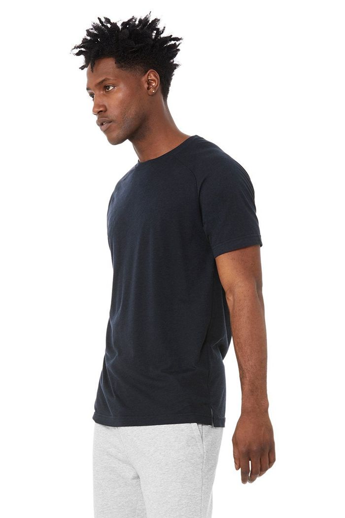 Short Sleeve Alo Yoga Triumph Crew Neck Tee Hombre Azul Marino | 590682OZI