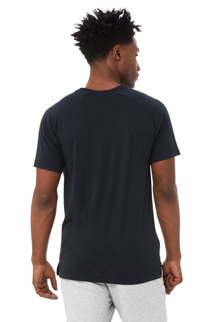 Short Sleeve Alo Yoga Triumph Crew Neck Tee Hombre Azul Marino | 590682OZI