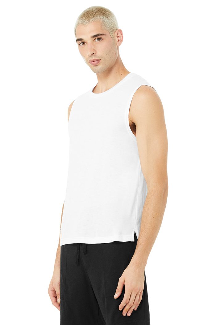 Tank Tops Alo Yoga The Triumph Muscle Hombre Blancos | 529601OTI